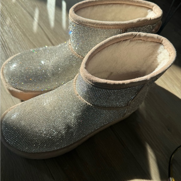 Sparkling Rhinestone Boots - Picture 3 of 4